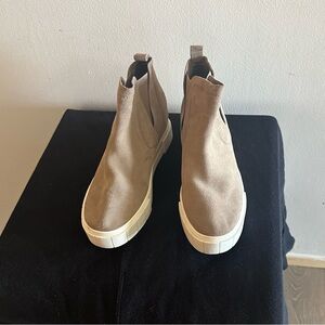 Dolce Vita Tan leather Ankle Boots with White Sole